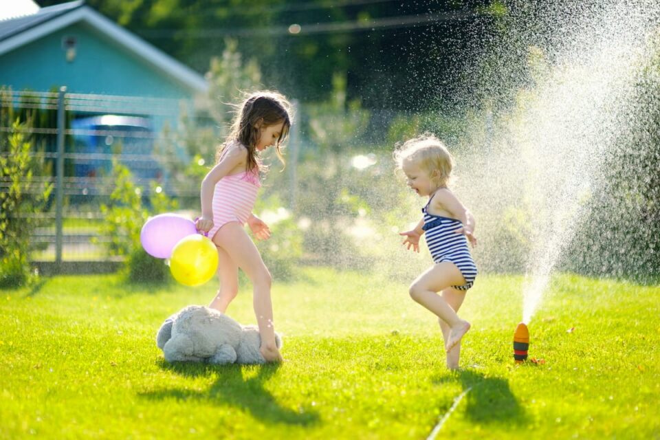 Mindfulness for Kids, playing kids under water